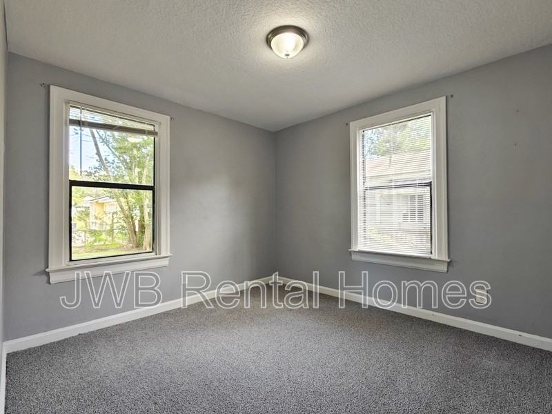 4021 Green Street - Photo 6 of 8