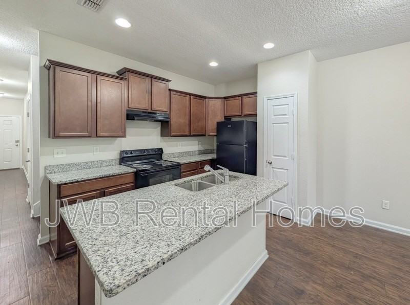 3315 Post St - Photo 3 of 17