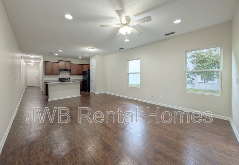 3315 Post St - Photo 4 of 17