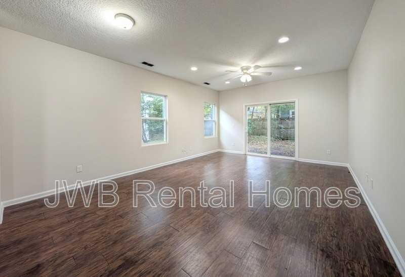 3315 Post St - Photo 5 of 17