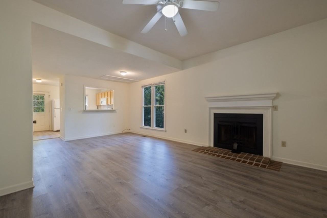 2 Bedroom Duplex - Photo 4 of 16