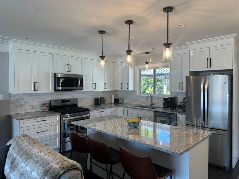 1515 Duncan Ave E - Photo 2 of 12