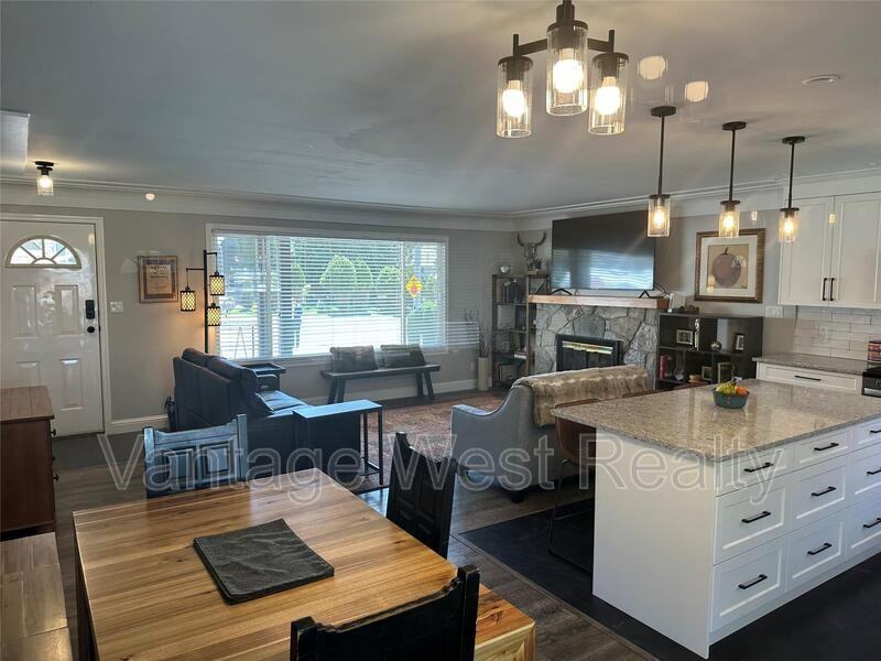 1515 Duncan Ave E - Photo 3 of 12