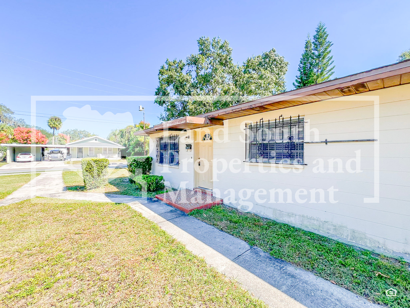 318 Ariana St - Photo 2 of 12