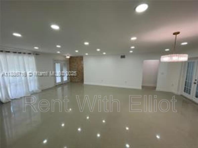 E Hawthorne Cir - Photo 3 of 6