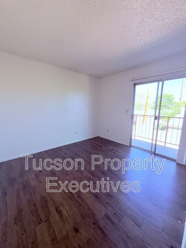 660 S Tucson Blvd - Photo 7 of 13