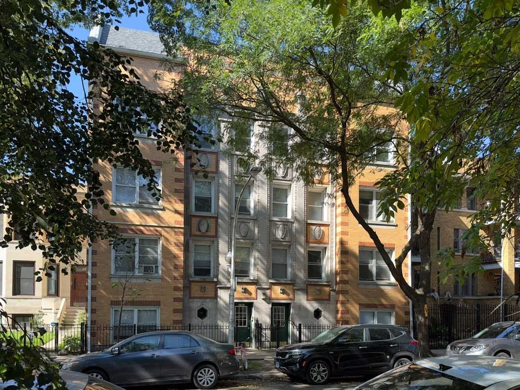 4060 N Kenmore Ave #108