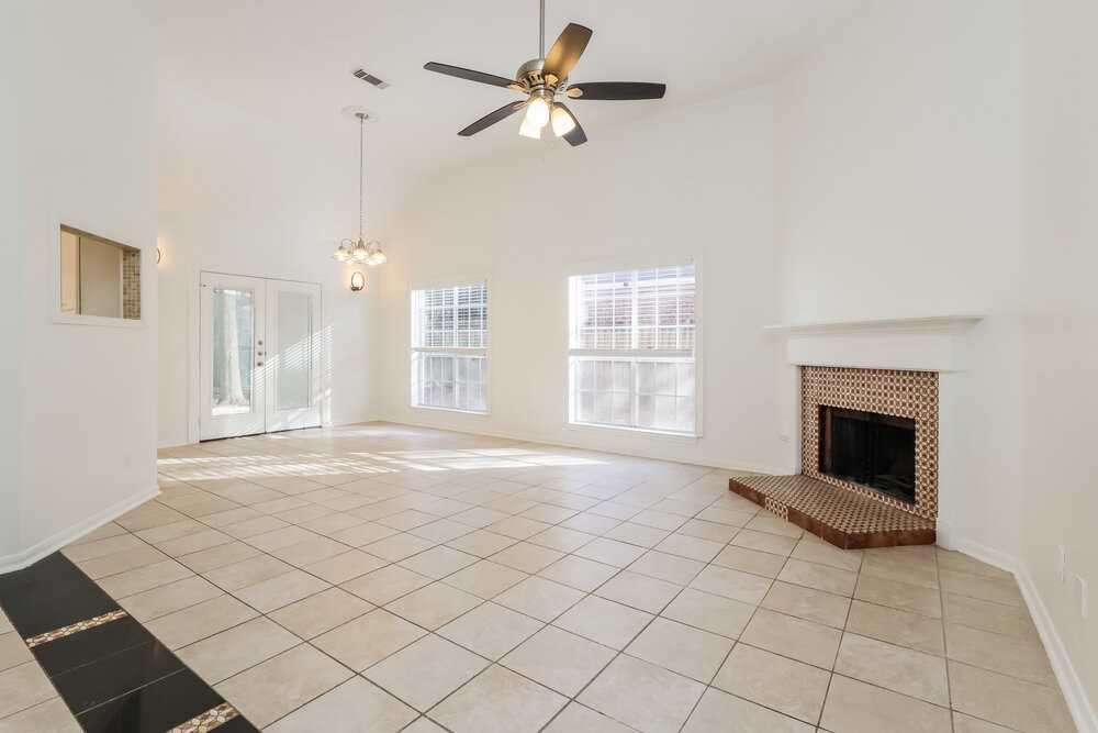 1729 Fay Dr - Photo 4 of 17