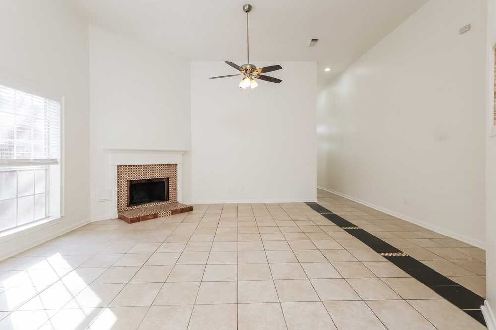 1729 Fay Dr - Photo 5 of 17