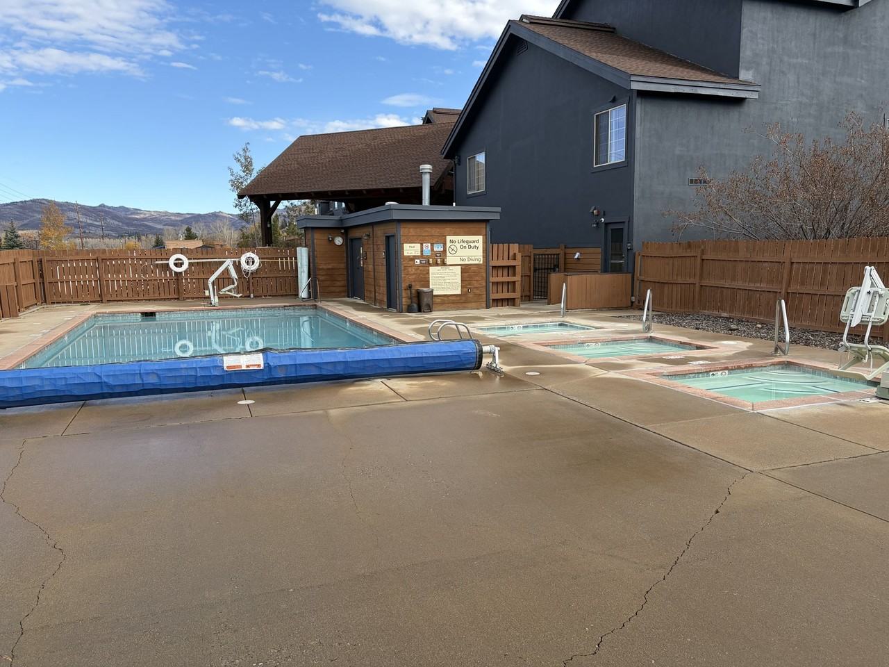 Ski Town Apartments - Photo 3 of 25