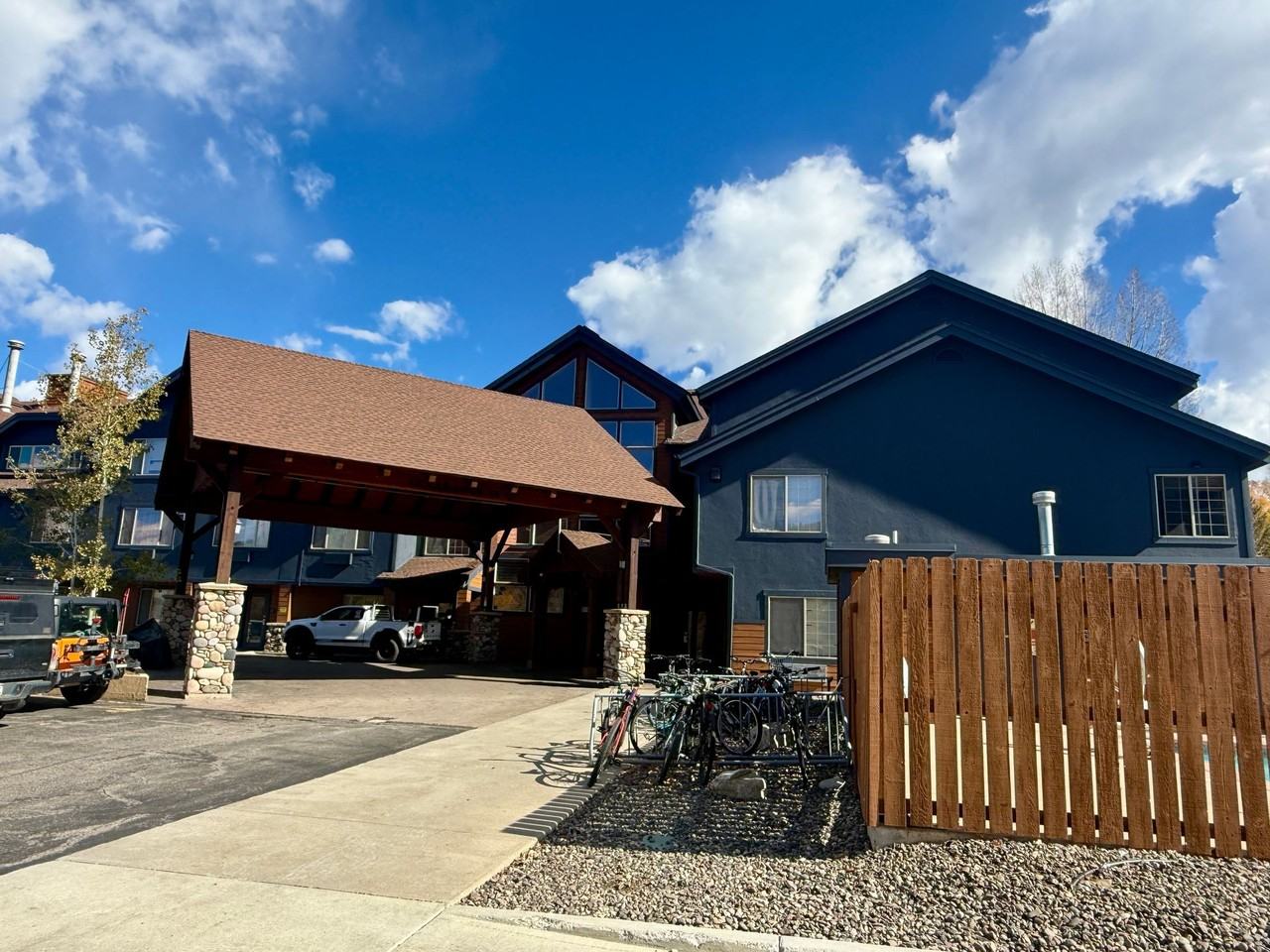 Ski Town Apartments - Photo 7 of 25