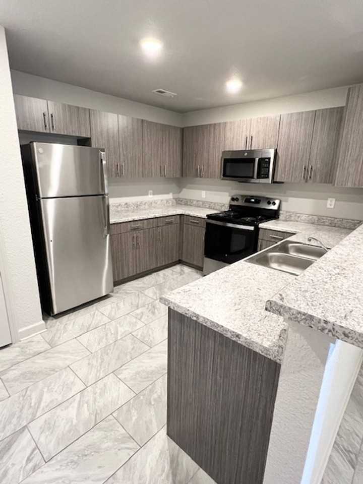 Pine Ridge Apartments - Photo 7 of 17