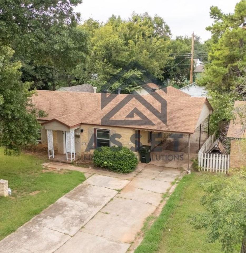 316 E Harmon Dr - Photo 4 of 19