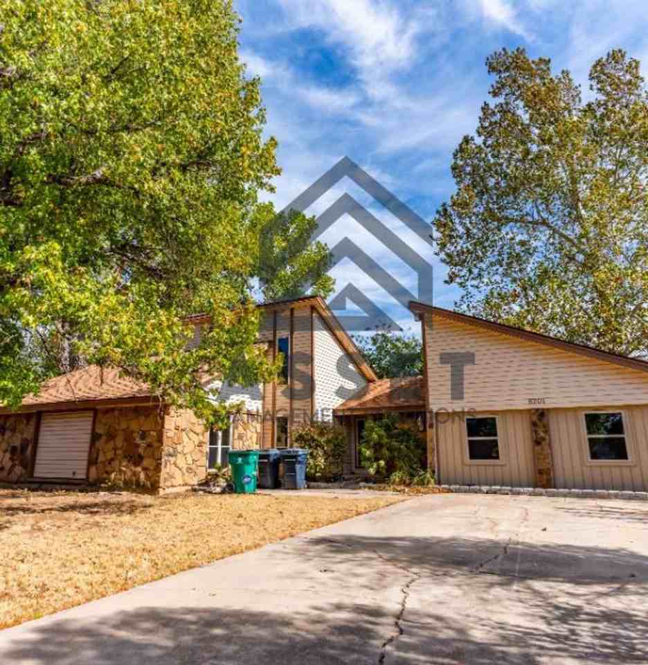 8201 Northwest 90th Terrace - Photo 2 of 22