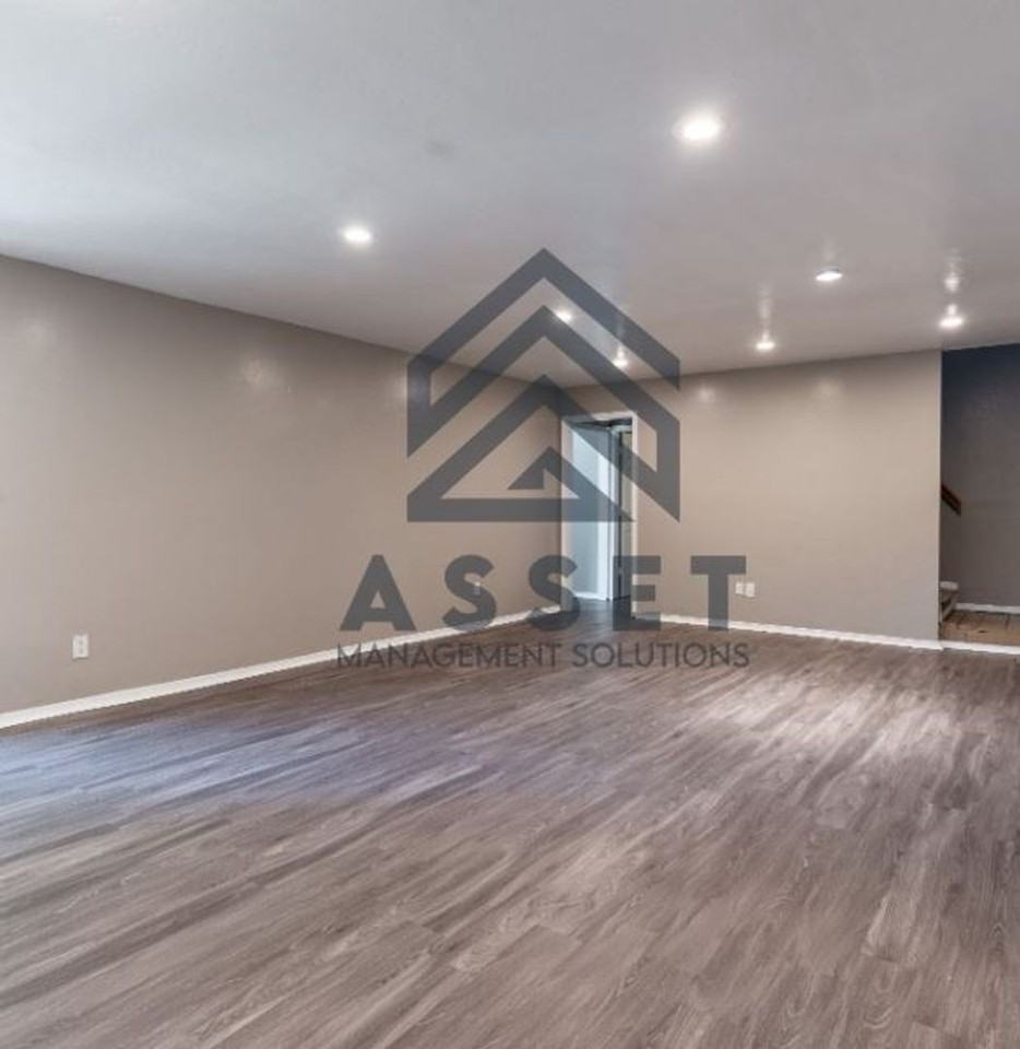 8201 Northwest 90th Terrace - Photo 3 of 22