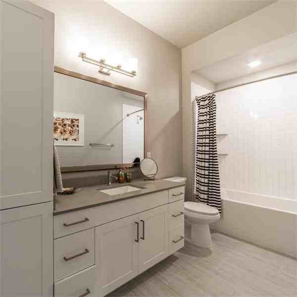 1300 W 5th St - Photo 6 of 33