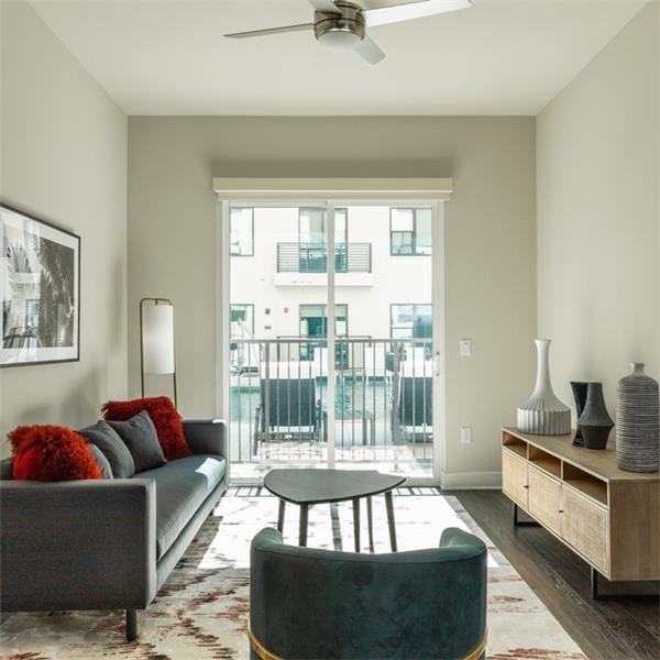 1300 W 5th St - Photo 2 of 33