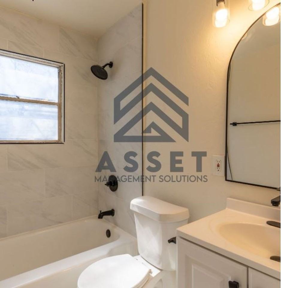 422 E Northrup Dr - Photo 4 of 15