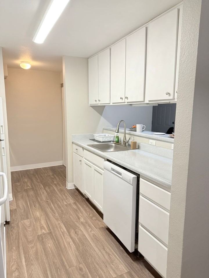 16920 Se Powell Blvd #24 - Photo 5 of 11