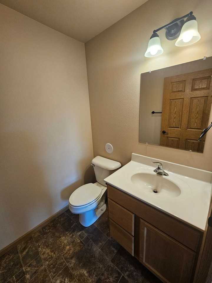 Berry Pointe Luxury Apartments - Photo 7 of 50