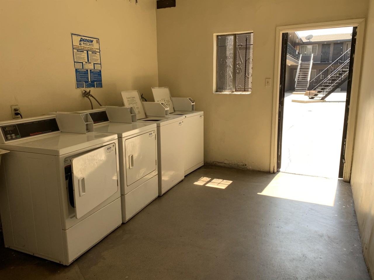 1928 S Mariposa Ave - Photo 5 of 6