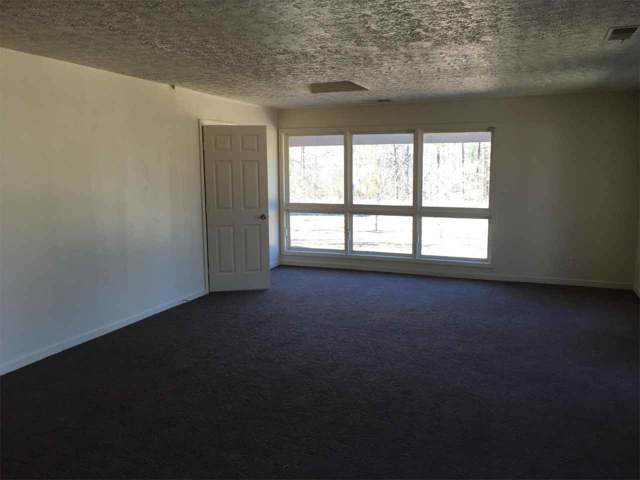 1921 Atlanta Highway - Photo 4 of 9