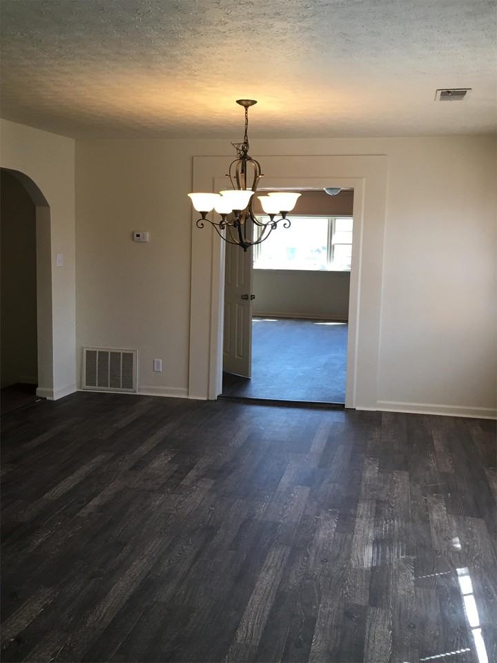 1921 Atlanta Highway - Photo 5 of 9