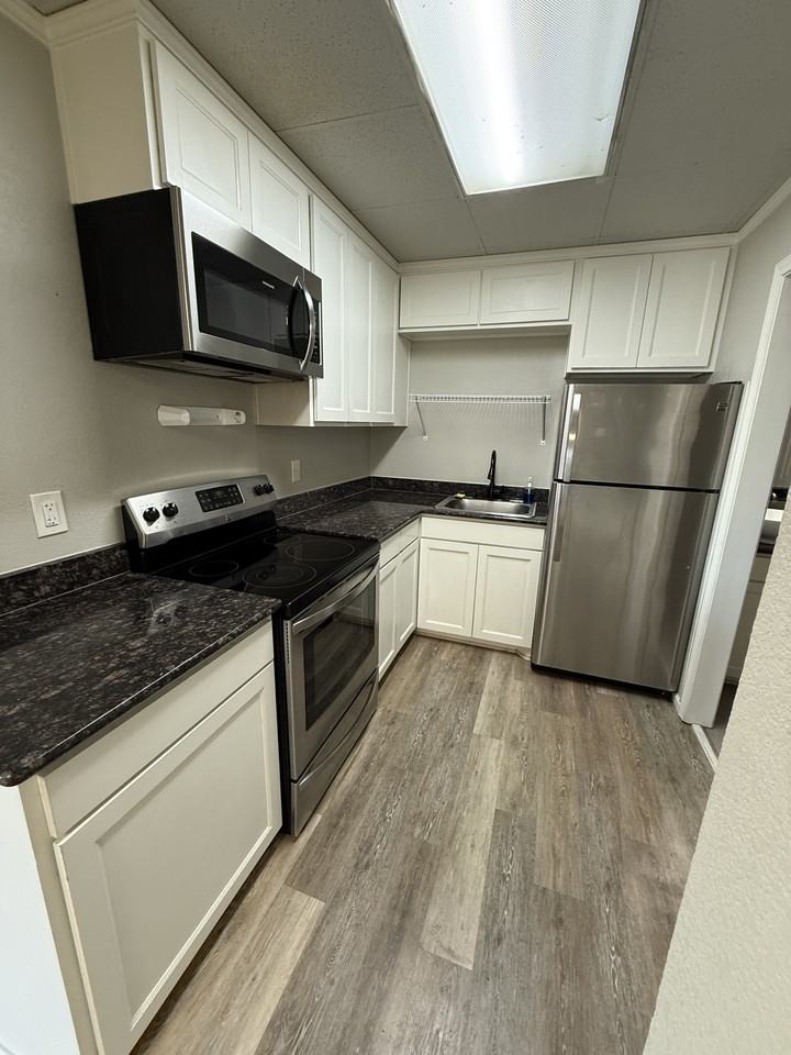 124 N. 2nd St. - Photo 5 of 10