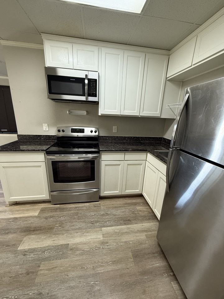 124 N. 2nd St. - Photo 6 of 10