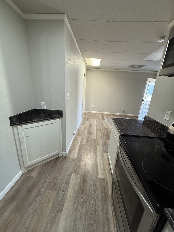 124 N. 2nd St. - Photo 7 of 10