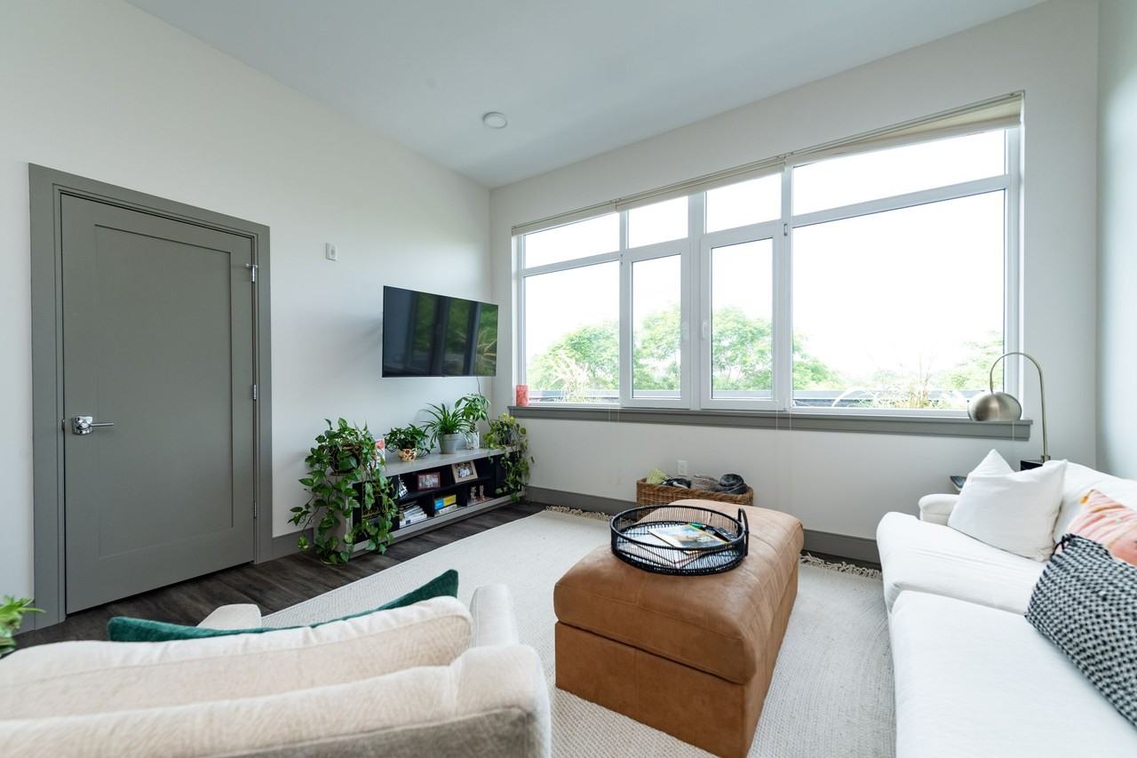 400@Mystic - Photo 4 of 30