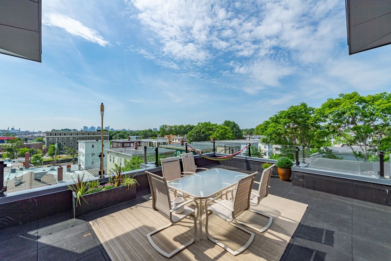 400@Mystic - Photo 7 of 30