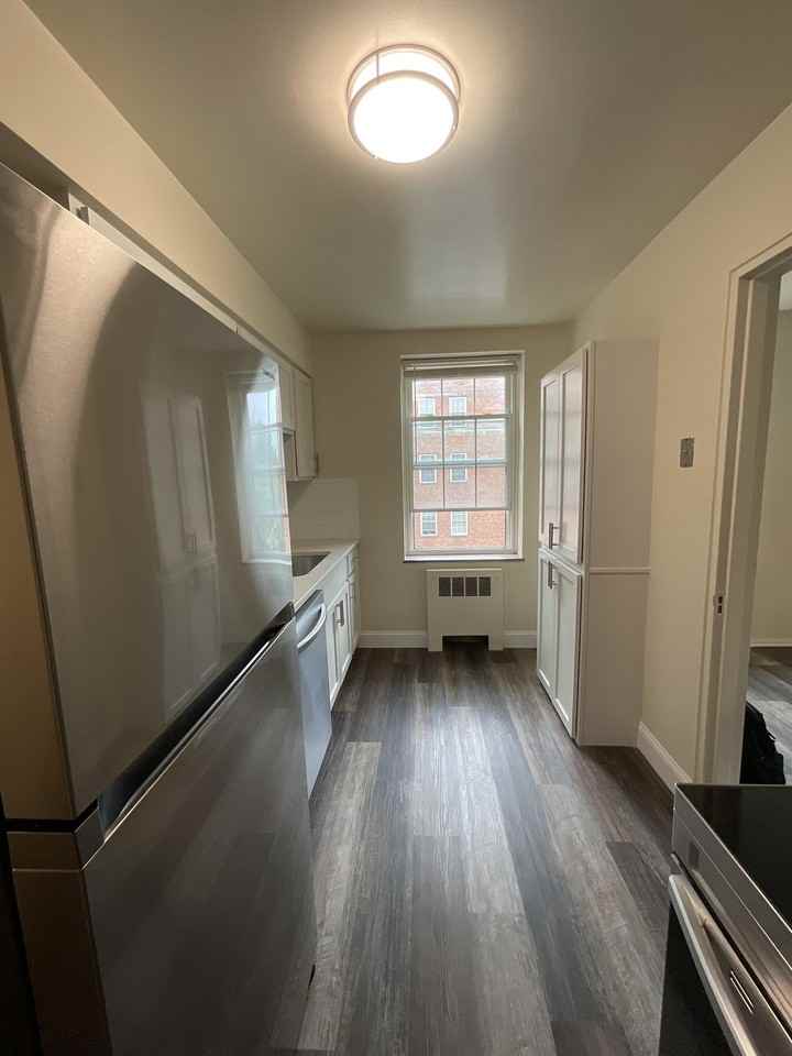 Country Club - Photo 2 of 31