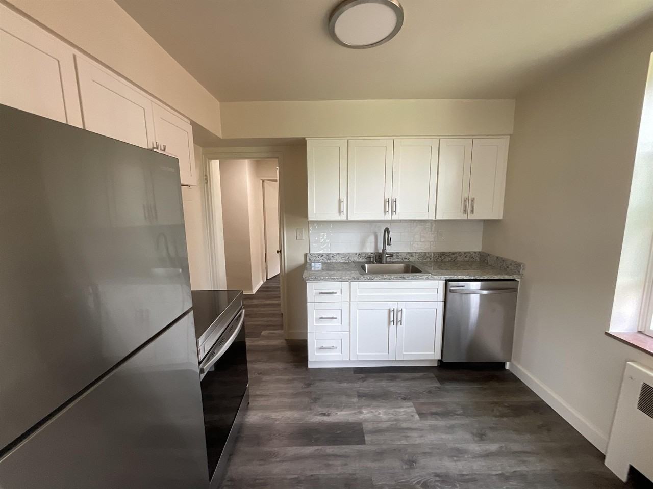 Country Club - Photo 4 of 31