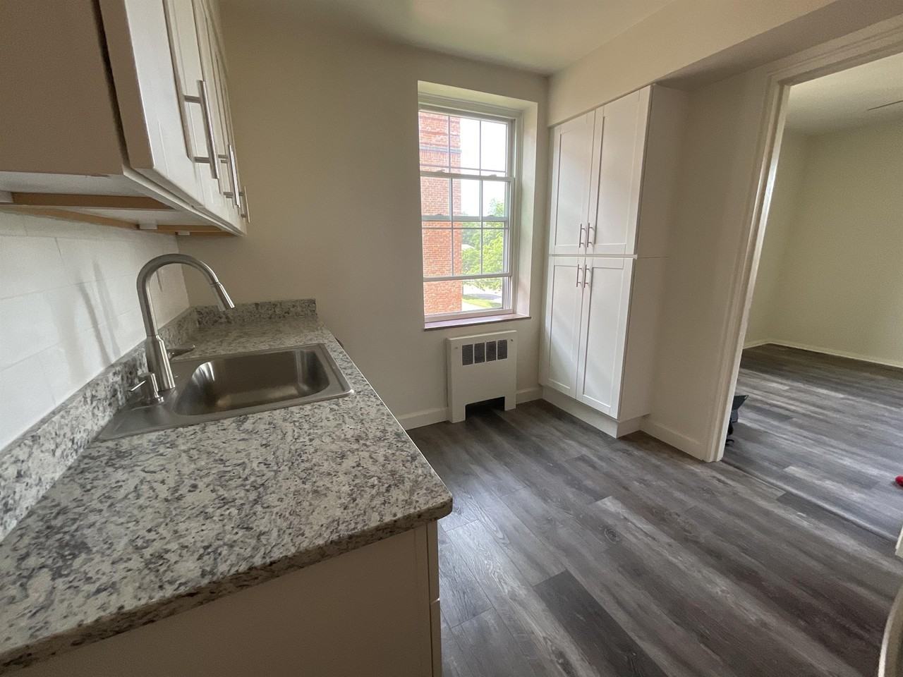 Country Club - Photo 5 of 31