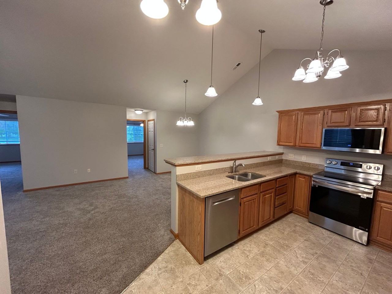 8528 Flintlock Cir - Photo 2 of 15