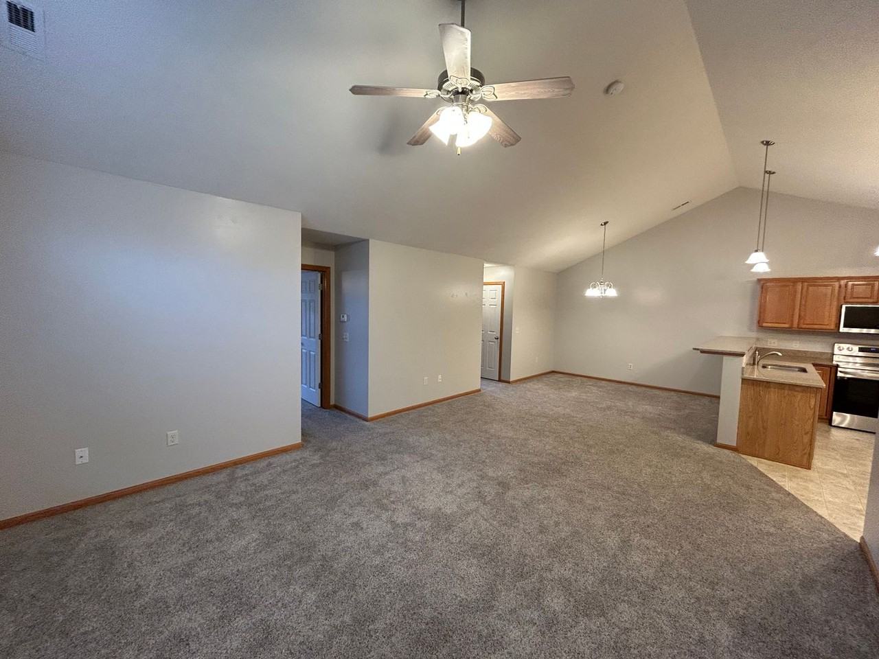 8528 Flintlock Cir - Photo 4 of 15