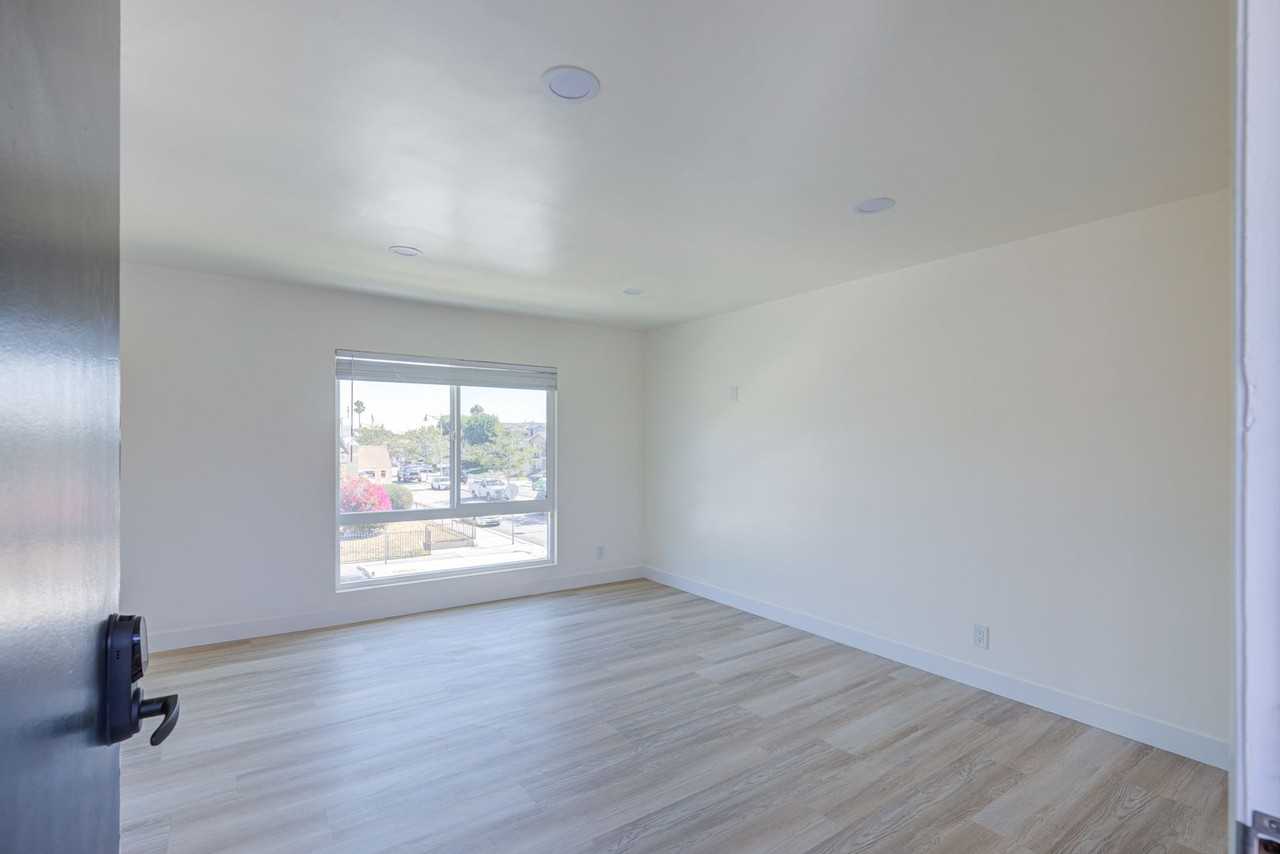 Arlington Avenue Residences - Photo 7 of 47