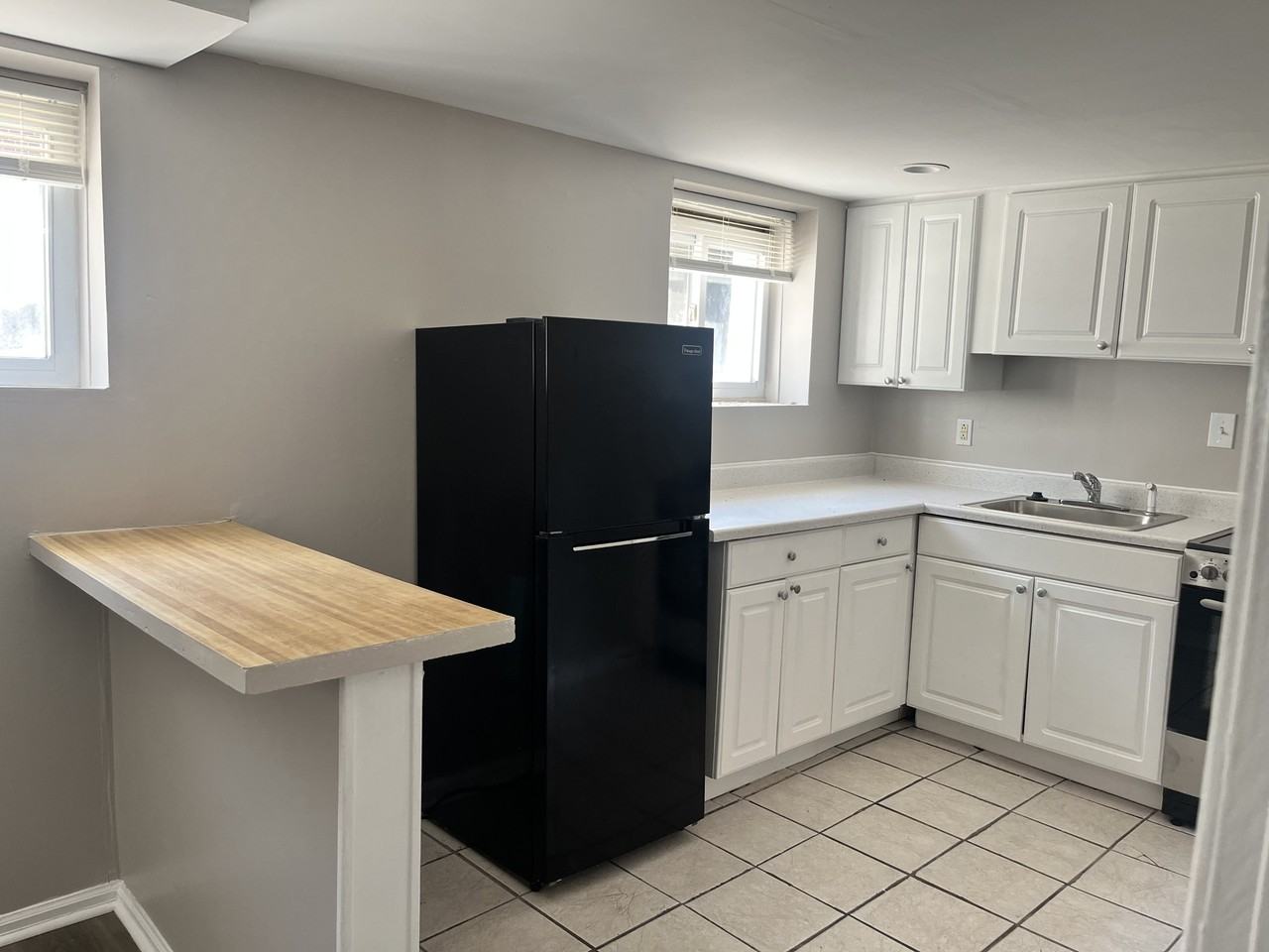 4533 Locust St - Photo 4 of 11