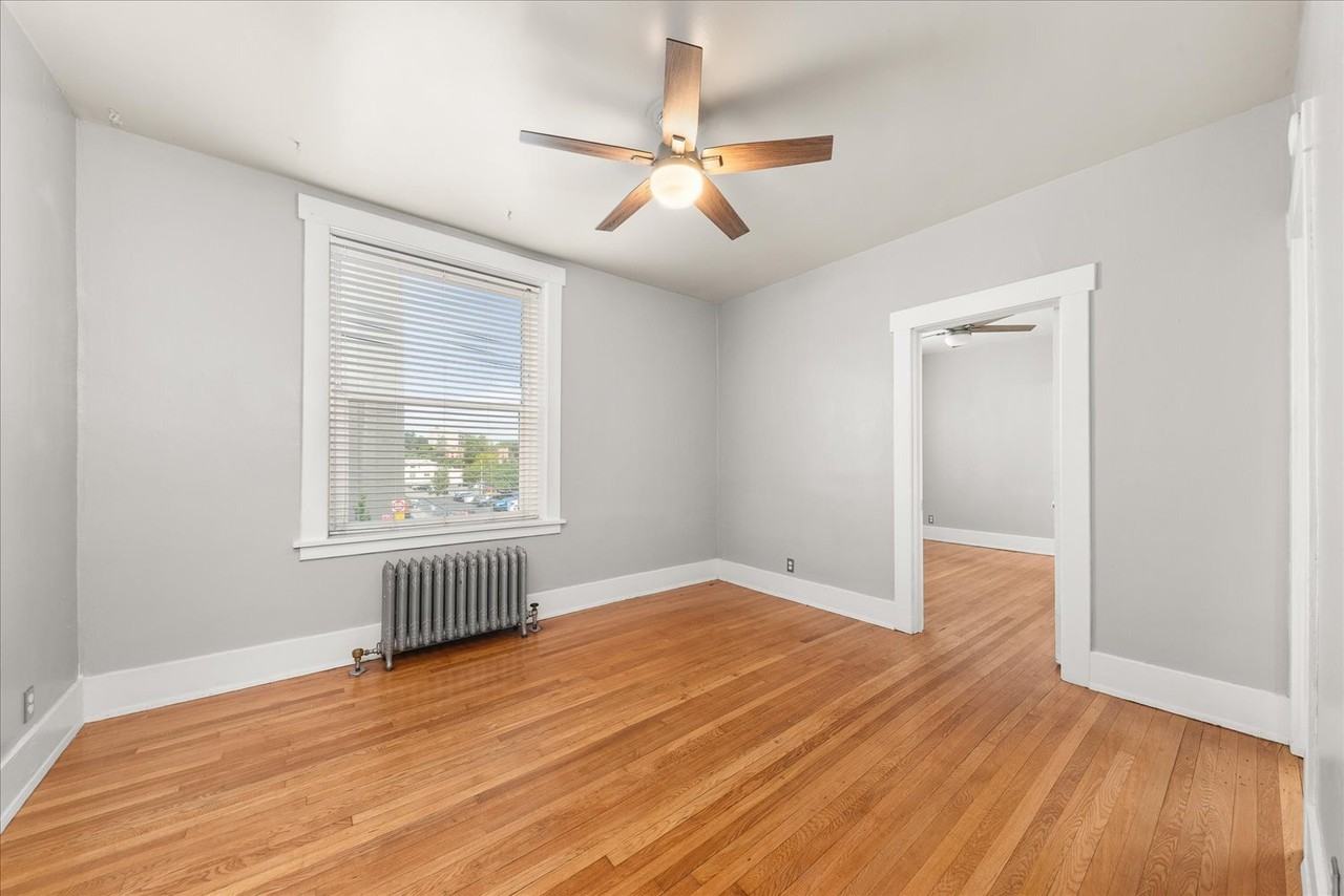 729 South Bernard Street - Photo 3 of 34