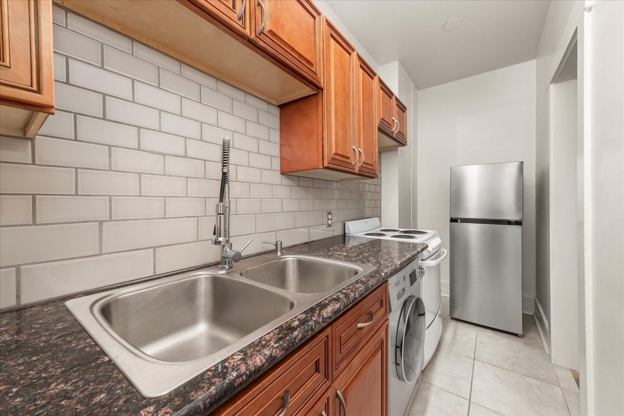 729 South Bernard Street - Photo 7 of 34