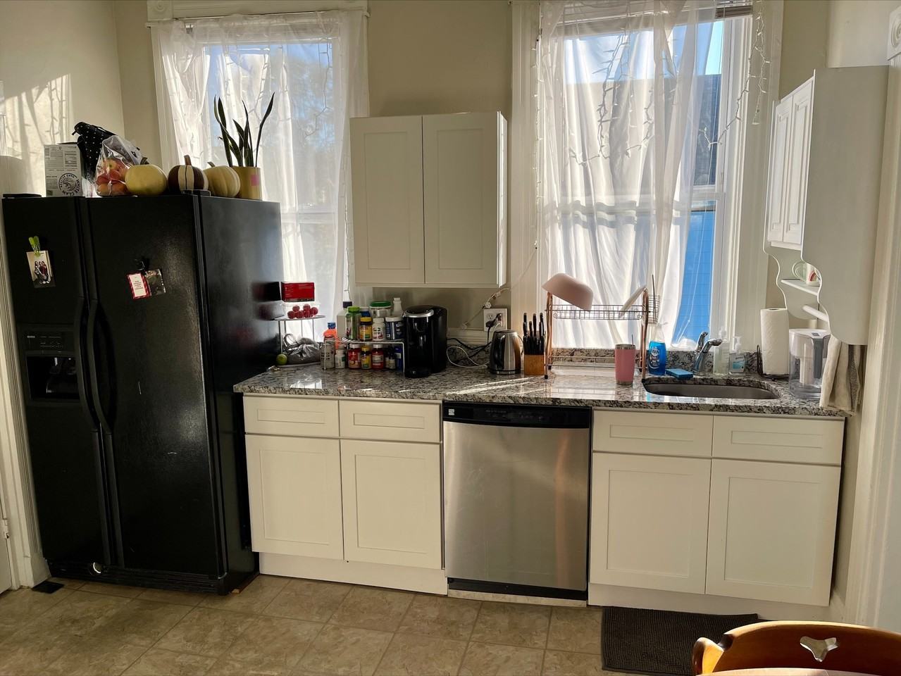 2322 Stratford Avenue - Photo 4 of 13