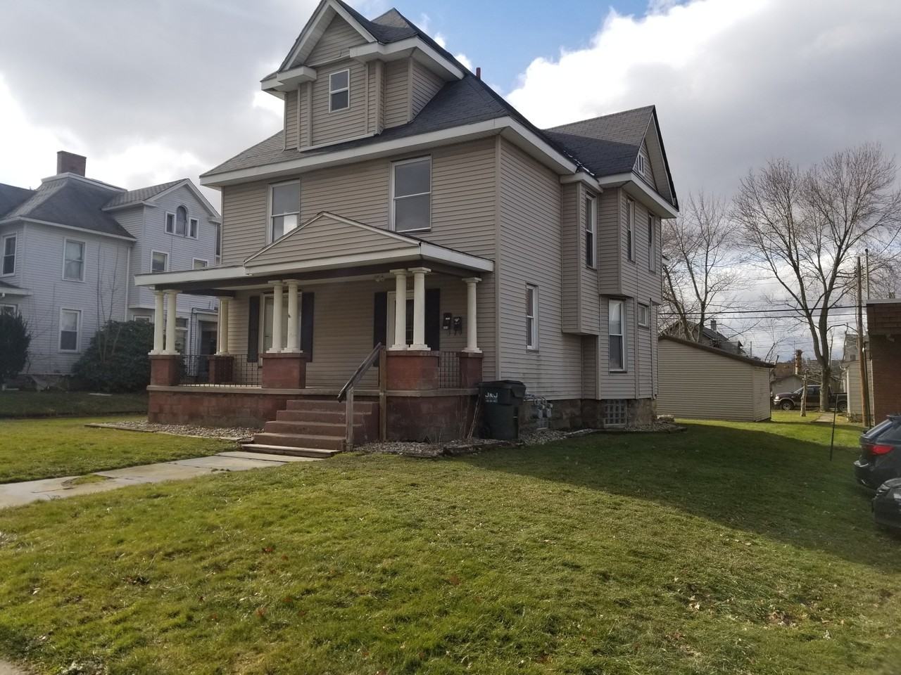 1015 S Arch Ave - Photo 3 of 11