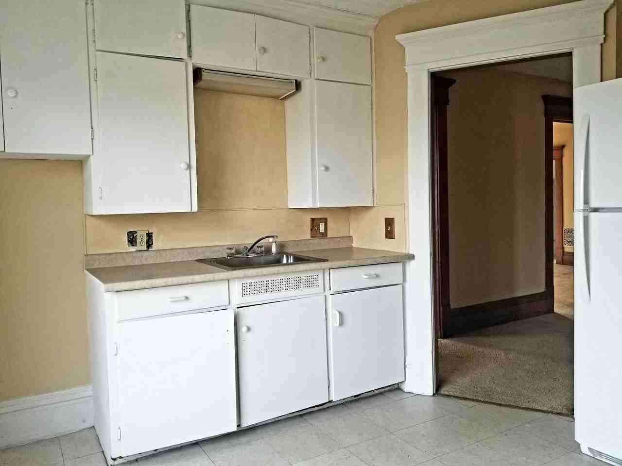 1015 S Arch Ave - Photo 4 of 11