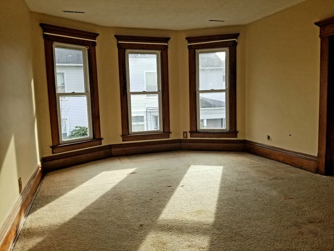 1015 S Arch Ave - Photo 7 of 11