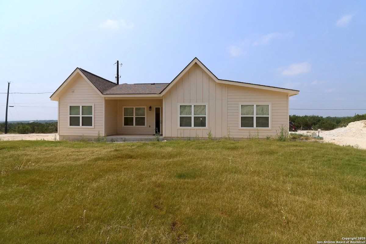 2503 Golf Dr - Photo 6 of 11