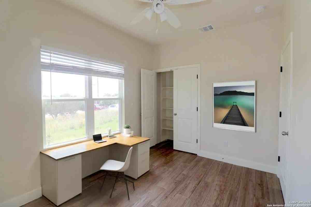 418 Cimarron - Photo 3 of 10