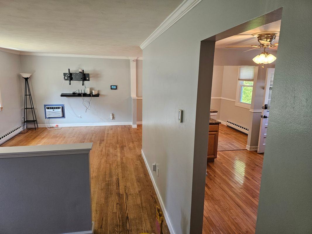 222 Crest St - Photo 5 of 9