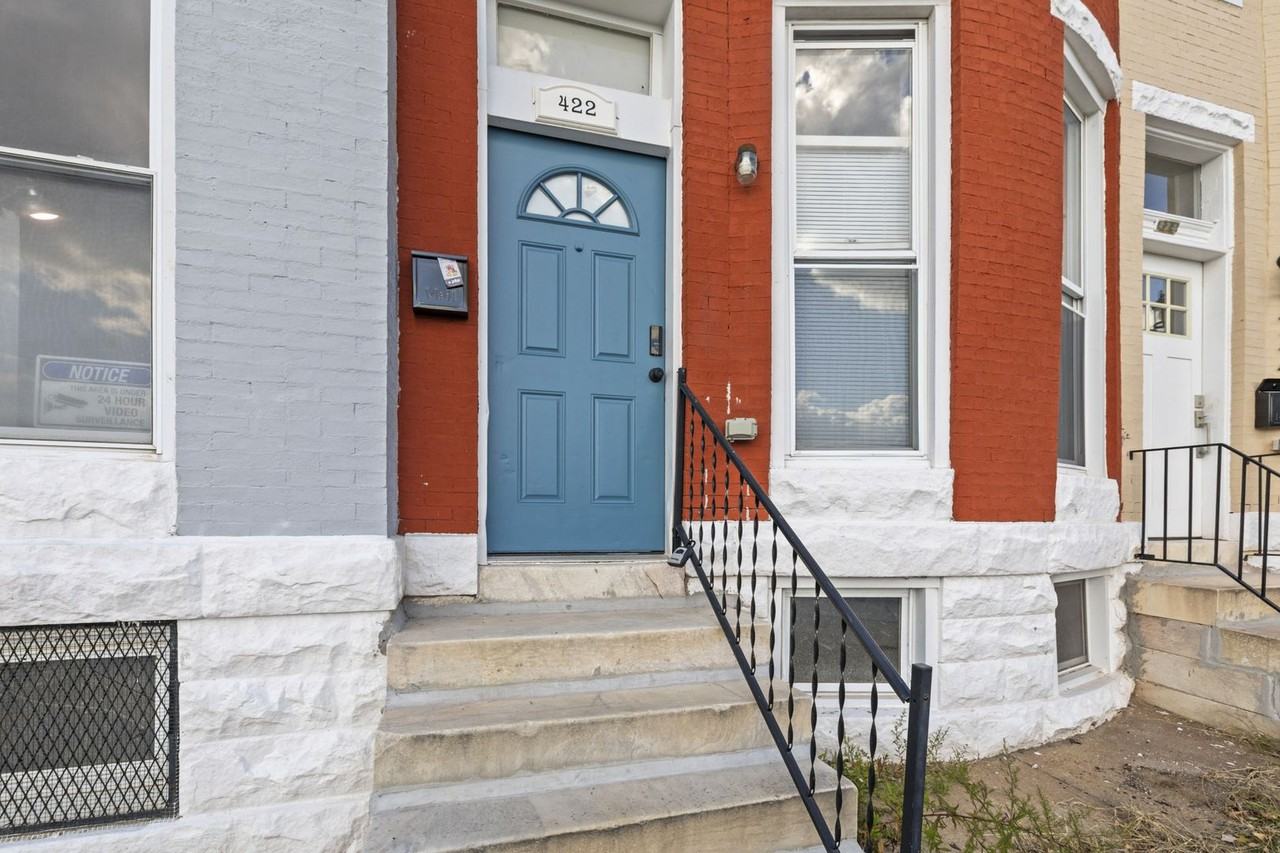 422 E 23rd St - Photo 3 of 30