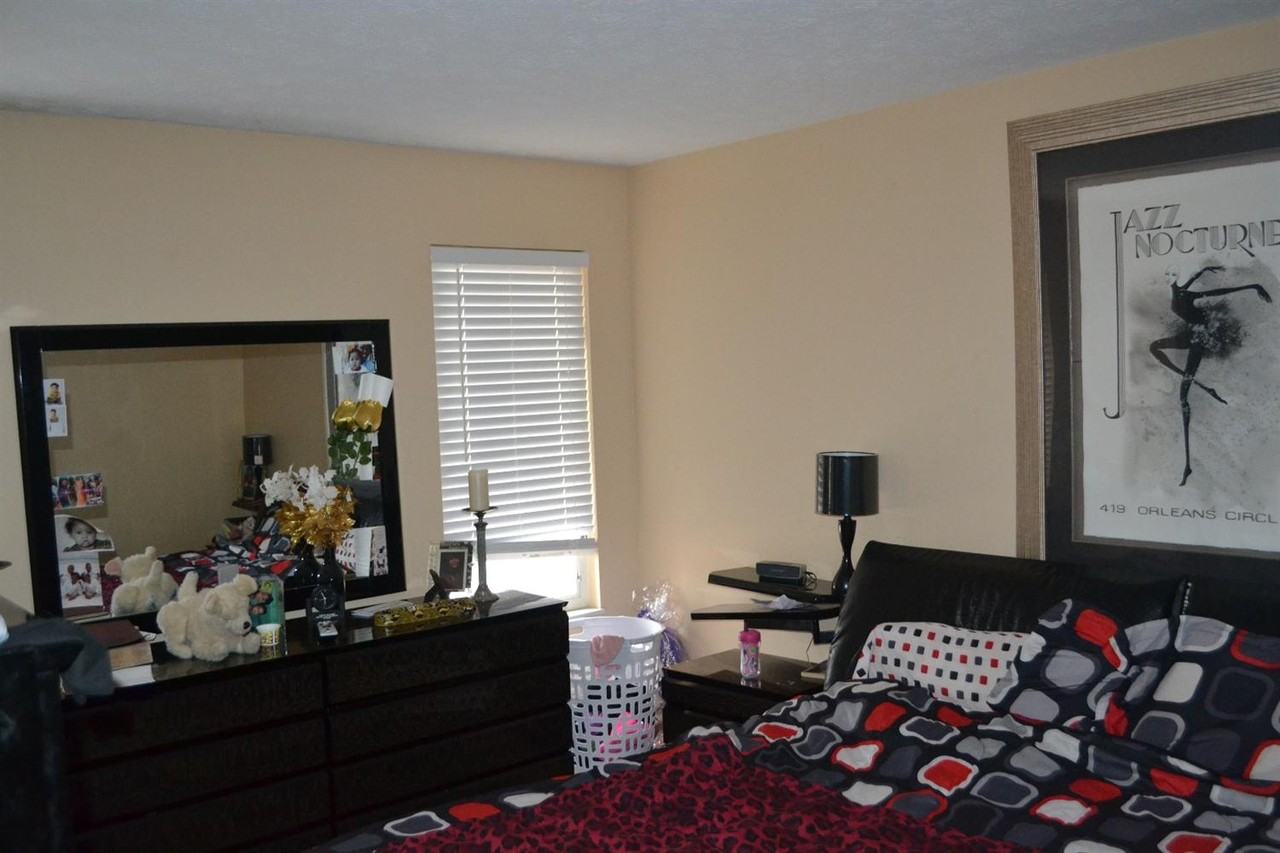 10555 Montgomery Rd #77 - Photo 5 of 7